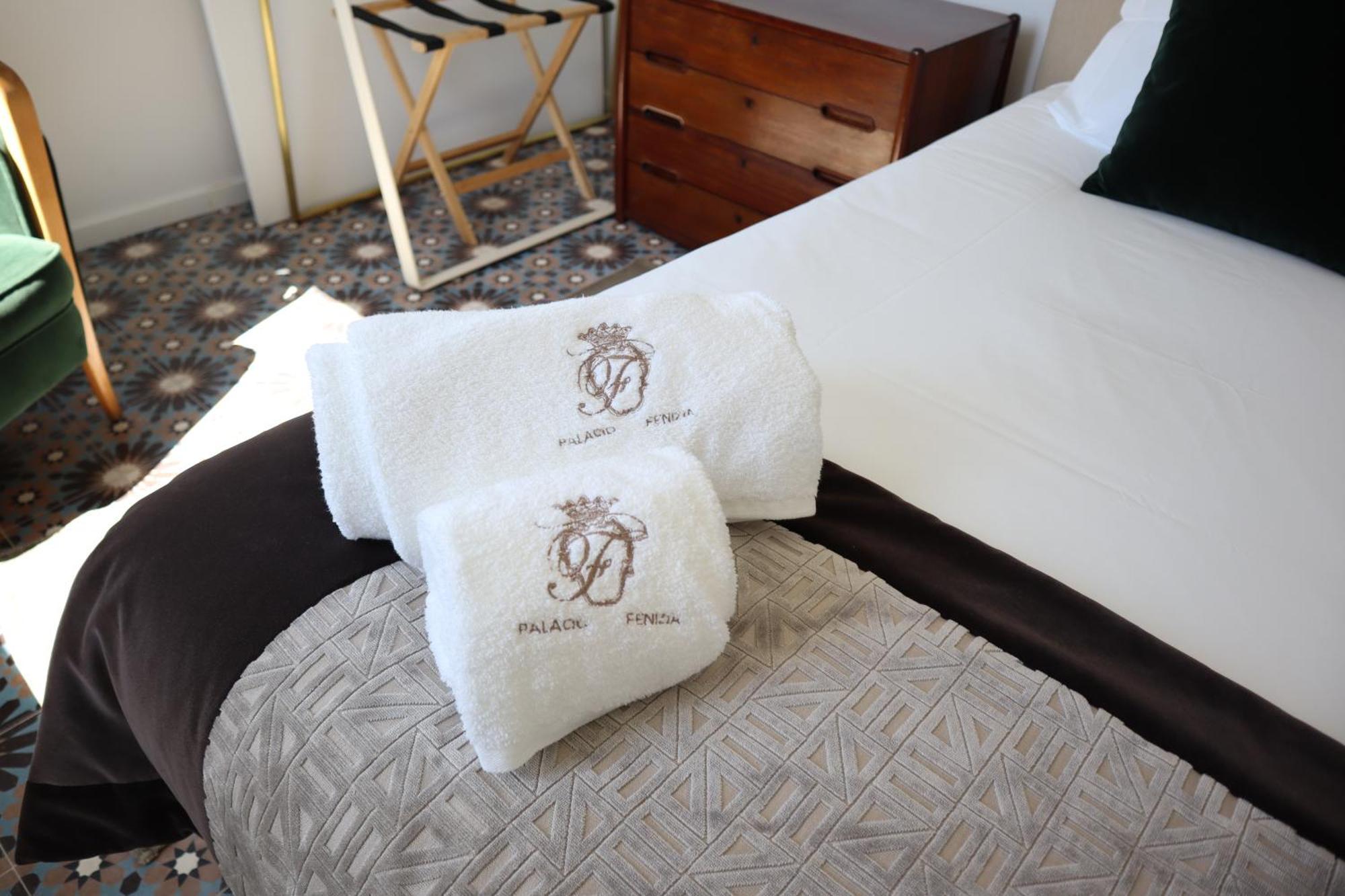 Palacio Fenizia Lux Apartments Porto Pokoj fotografie